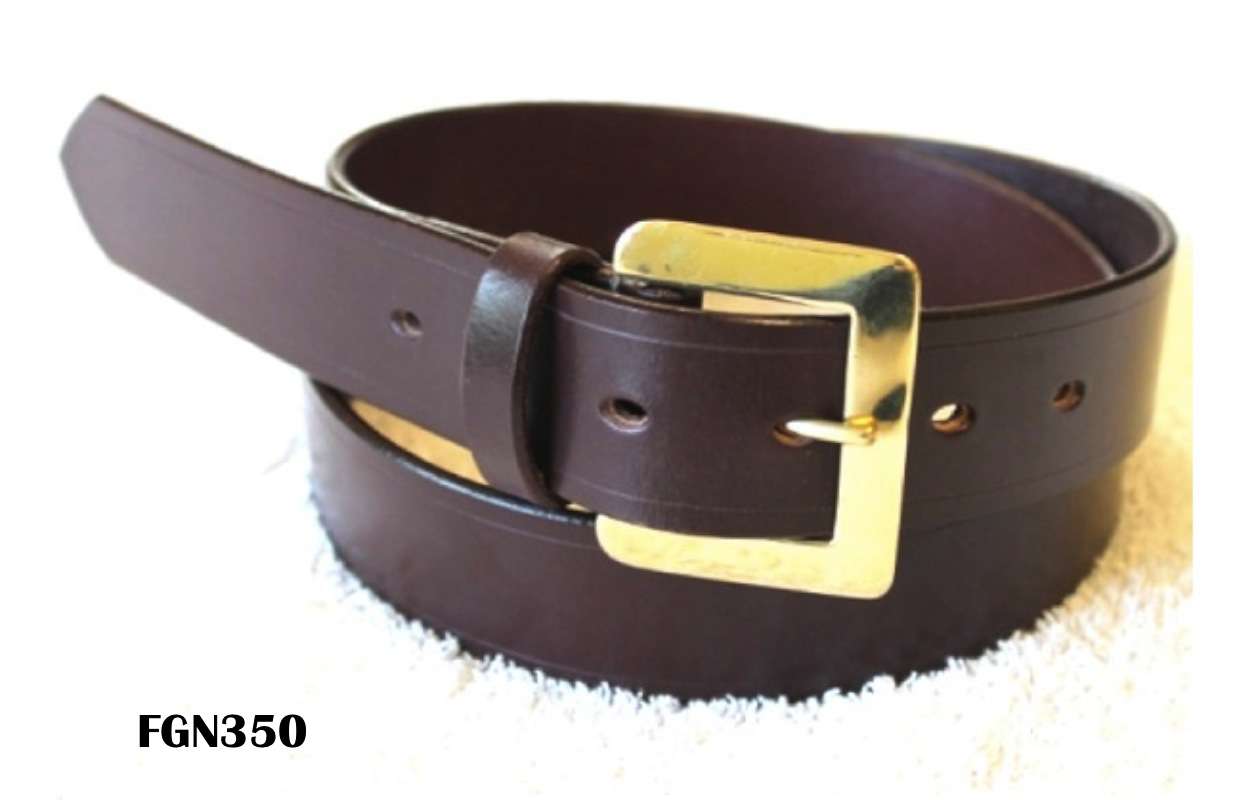 Ceinture pour homme en cuir véritable avec boucle classique, idéale pour les occasions formelles et décontractées.